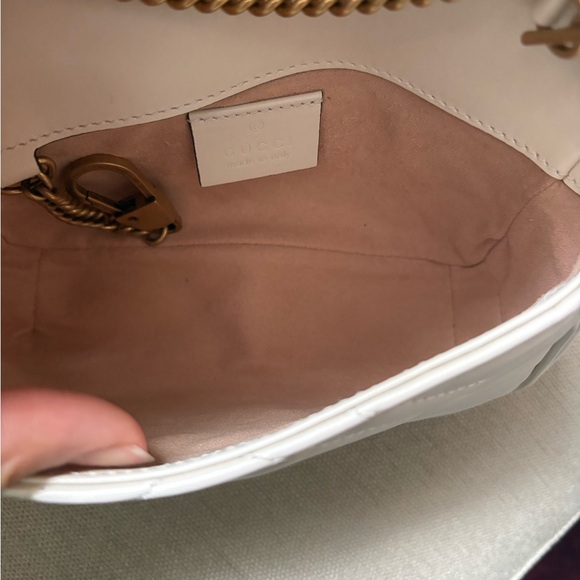 Gucci White Leather Marmont Bag - Picture 4 of 7